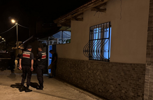 Denizli'de korkunç olay! Komşular evde bağrışma sesleri duyunca...