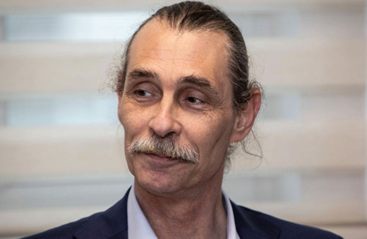 CHP'li Başkan Erdal Beşikçioğlu sokak köpeklerini belediye tesislerinde bekçi yapacak