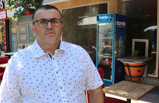 Kafede oturan vatandaş büyük şok yaşadı! Başta ne olduğunu anlayamadı