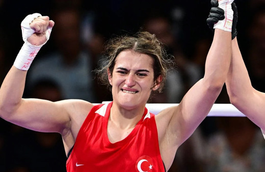Madalyayı garantiledi: Milli boksör Esra Yıldız Kahraman yarı finalde!