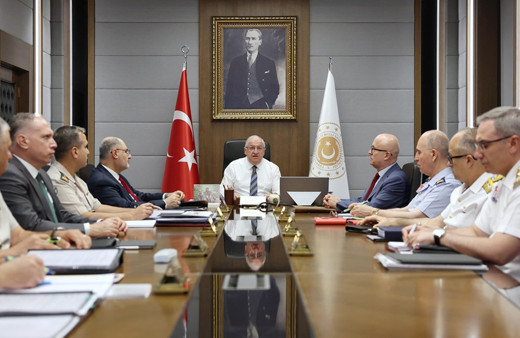 Bakan Güler, kuvvet ve birlik komutanlarıyla toplantı yaptı