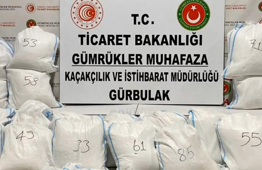 Gürbulak Gümrük Kapısı'nda pudraya emdirilmiş vaziyette 2,2 ton uyuşturucu ele geçirildi