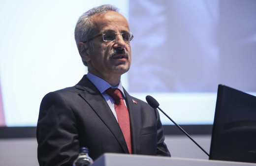 Instagram engeli ne zaman kalkacak? Uraloğlu Instagram yetkilileriyle görüşecek