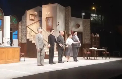 Şener Şen'in Ankara'daki tiyatro oyununa saldırı