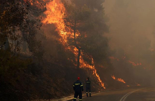 Türkiye'den Yunanistan'a yardım: 2 uçak ve 1 helikopter gönderilecek