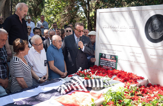 Beşiktaş'ın efsane başkanı Süleyman Seba, vefatının 10. yılında anıldı