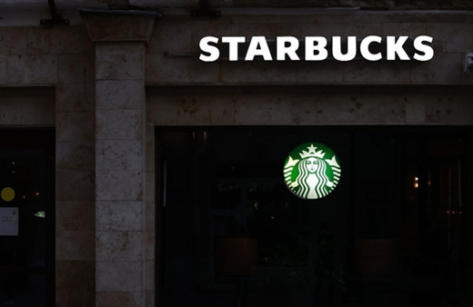 Starbucks CEO'su Narasimhan görevinden ayrıldı