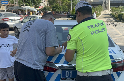 Adana'da gereksiz korna çalan 46 sürücüye para cezası kesildi