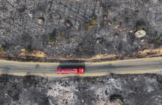 İzmir'de yanan alanlar havadan görüntülendi