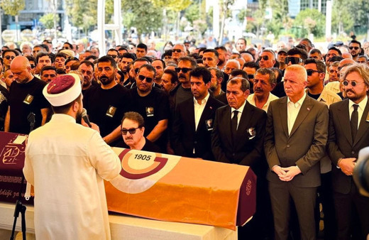 Oyuncu Aydemir Akbaş, son yolculuğuna uğurlandı