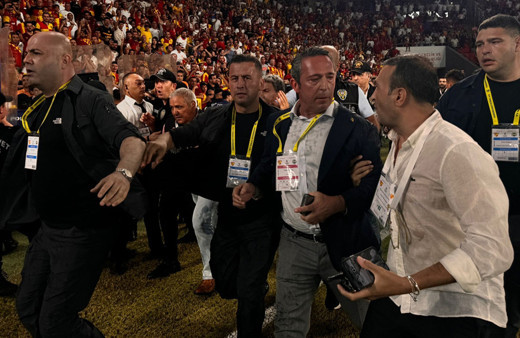 Fenerbahçe Başkanı Ali Koç, Göztepe maçında neden sahaya girdiğini açıkladı