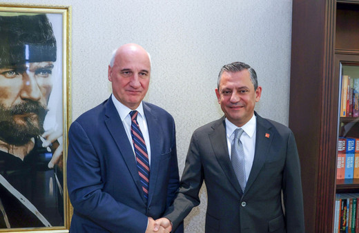 Özgür Özel, Yunanistan'ın Ankara Büyükelçisi ile görüştü