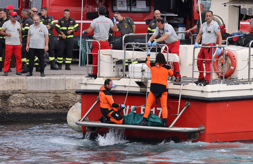 Dolar milyarderinin ve kızının cesedi batık tekneden çıkarıldı