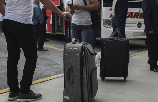 Yolcu otobüsüne teslim edilen emanet bavuldan neler çıktı neler!