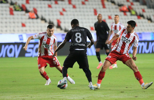 Antalyaspor'dan müthiş geri dönüş! Hatayspor son dakikada yıkıldı