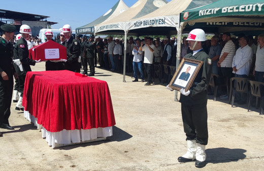 Tedavi görürken hayatını kaybeden Uzman Çavuş Hasan Aslan, Gaziantep'te defnedildi