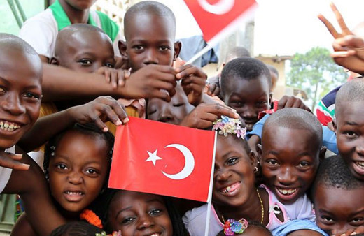 Financial Times: Türkiye Afrika'da Batı'ya göre üstün...