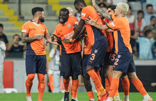 St. Patrick's'i deviren Başakşehir Konferans Ligi biletini kaptı!