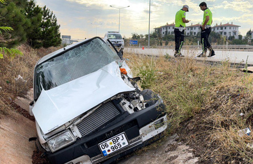 Kırıkkale'de işçi servisi ile otomobil çarpıştı: Yaralılar var