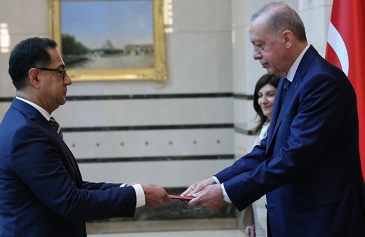 Büyükelçilerden Cumhurbaşkanı Erdoğan'a güven mektubu