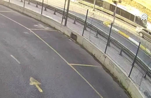 Küçükçekmece'de meydana gelen metrobüs kazası kamerada