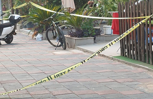 İzmir'de dehşet! Eşini yaralayıp yanındaki arkadaşını öldüren kişi intihar etti