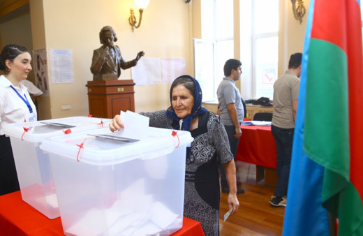 Azerbaycan'da oy verme işlemi sona erdi