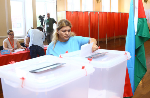Azerbaycan'da halk sandık başında! Oy kullanma işlemi başladı