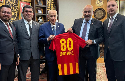 MHP Genel Başkanı Bahçeli, Bellona Kayserispor Başkanı Çamlı'yı kabul etti
