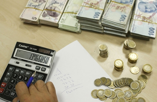 Hükümet yıl sonu enflasyon tahmini güncelledi memur ve emekli zam oranı değişti