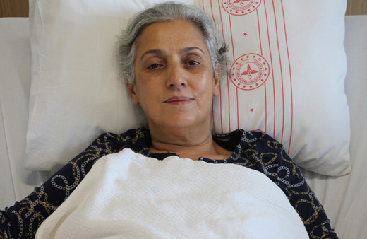 Kabızlık şikayetiyle doktora giden kadın, hayatının şokunu yaşadı! Kaparoskopi yöntemiyle sağlığına kavuştu