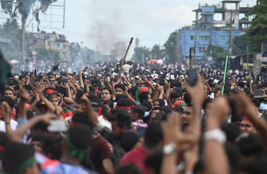 Bangladeş'te protestolar çığırından çıktı: En az 625 ölü!
