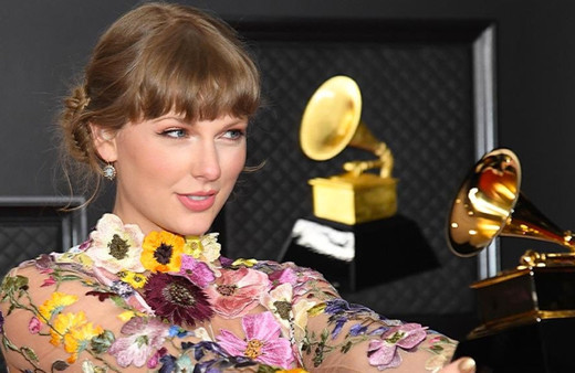 Ünlü şarkıcı Taylor Swift ABD başkanlık seçimlerinde oy vereceği adayı açıkladı