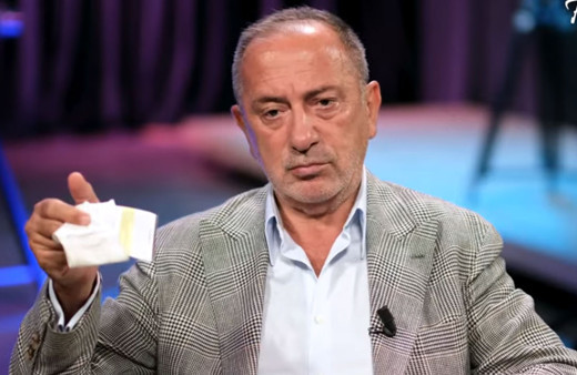 Fatih Altaylı ceketin cebinden çıkarıp isyan etti: Bu ne abi