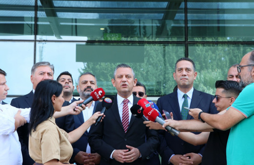 Özgür Özel'den Ayşenur Ezgi Eygi’nin cenazesinde şoke eden tepki!