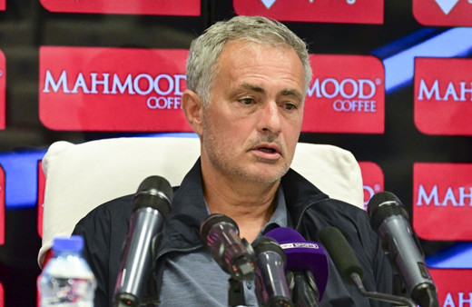 Mourinho'dan Okan Buruk'a gönderme: Bu hakemle yakın arkadaş olduğunu bilmiyordum