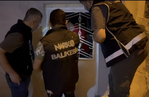 3 ilde eşzamanlı uyuşturucu operasyonu: 50 tutuklama