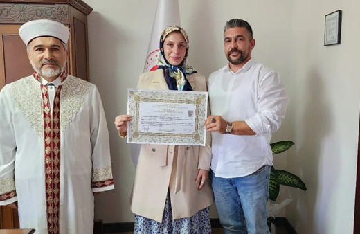 Alman kadın öğretmen, Eskişehir'de Müslüman oldu