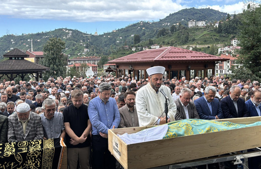 Rize'de okulda ölüm: 14 yaşındaki öğrencinin cenazesi defnedildi