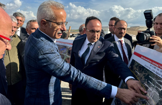 Bakan Uraloğlu, Bursa'da yapımı süren TEKNOSAB Kavşağı'nı inceledi