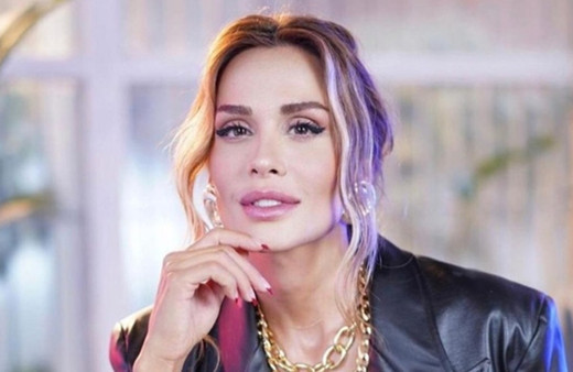 Şarkıcı Şimal'den sevenlerini üzen paylaşım! Saçlarını kazıttı