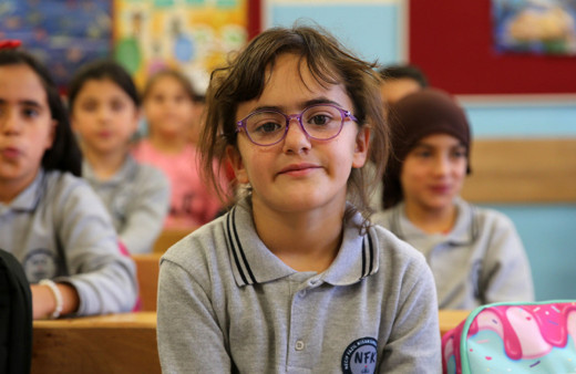 Cumhurbaşkanı Erdoğan'ın desteğiyle göz ameliyatı yapılan Ada, okula başladı