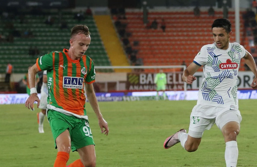 Alanyaspor, sahasında Çaykur Rizespor'u tek golle mağlup etti