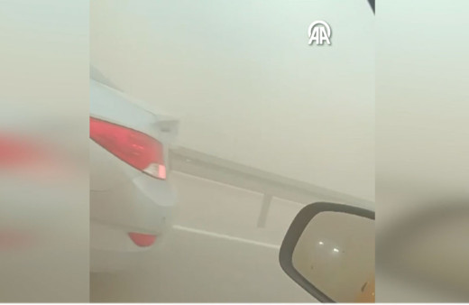 Konya'da toz taşınımı nedeniyle zincirleme kaza! Yaralılar var