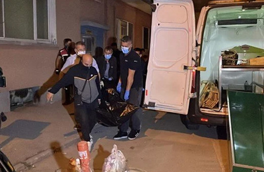 Çöp eve dönüştürdüğü dairede ölü bulundu