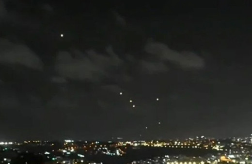 İran'dan İsrail'e hava saldırısı! Sirenler çalıyor...