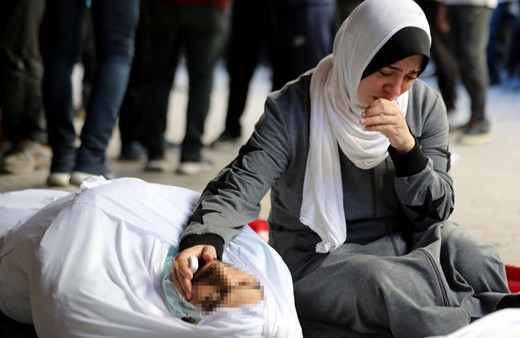 İsrail Han Yunus'ta evleri bombaladı: 40 ölü