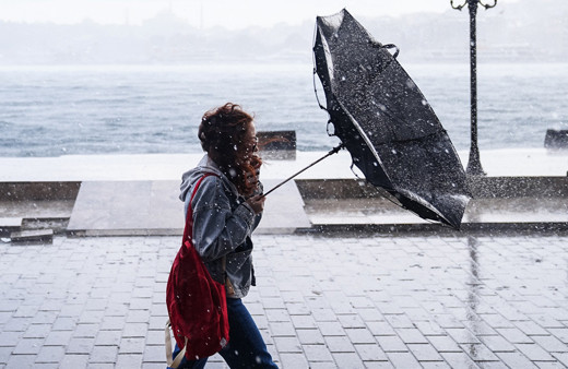 Meteoroloji'den 7 il için sarı ve turuncu kodlu uyarı! Kuvvetli yağış ve fırtınaya dikkat