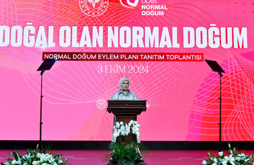 Emine Erdoğan'dan doğal doğuma vurgu: Sezaryen oranları tehlikeli seviyede