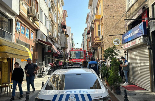 Kadıköy'de bir binada patlama meydana geldi